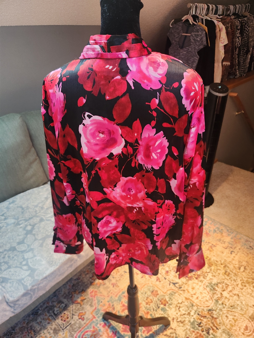Jones New York Silky Woman Floral Wrap Blouse Black & Pink Like New 1X - Picture 6 of 11